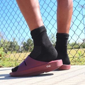 OOFOS Women's Slide Sandals in Plum